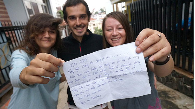 European couple travels to Vietnam on low budget