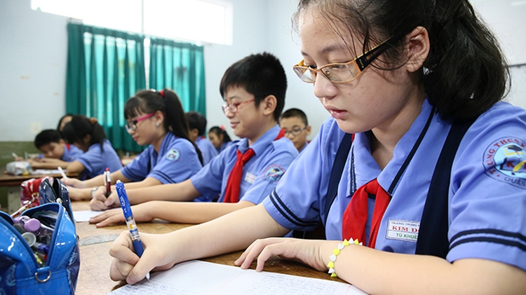 English program in Vietnam metropolis rapped for lack of transparency