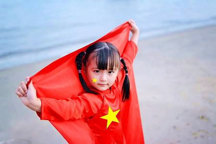 Vietnam collage map created from patriotic citizens’ photo contributions