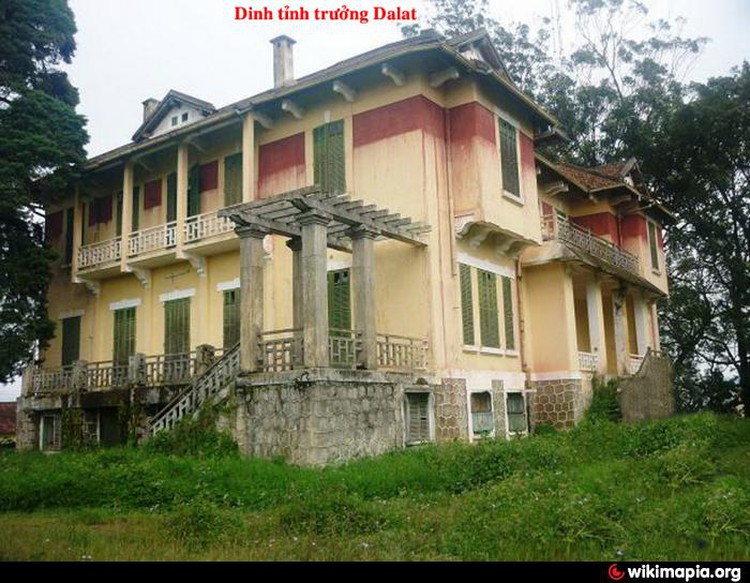 Vietnam resort town restores former mayor’s edifice