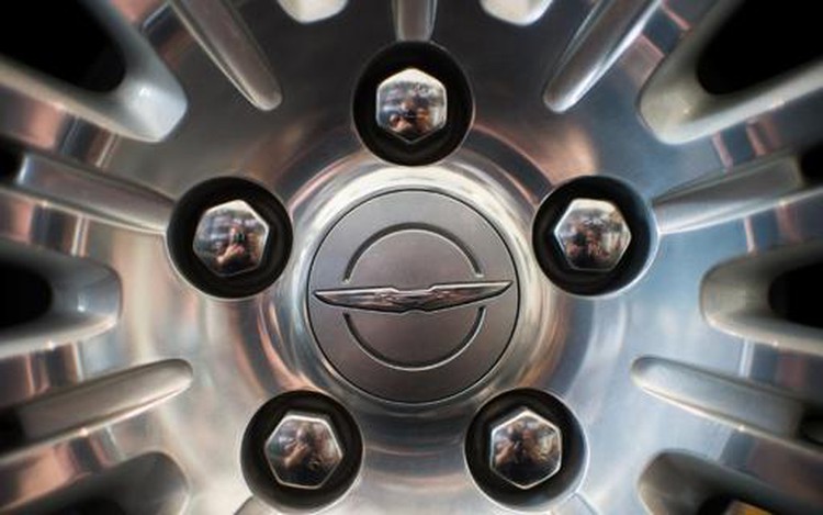 China 'probing more than 1,000 auto sector firms'