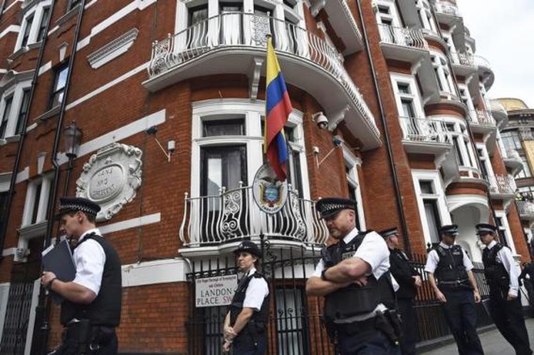 WikiLeaks founder Julian Assange says to leave London embassy "soon"
