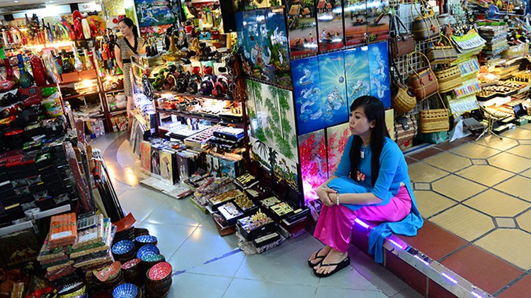 Vendors at Tax trade center in shock