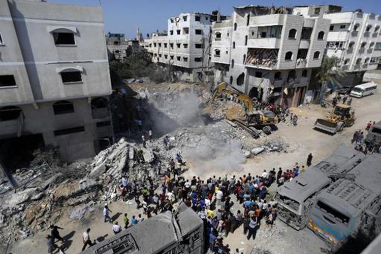 Israeli strike kills wife, son of Hamas military chief