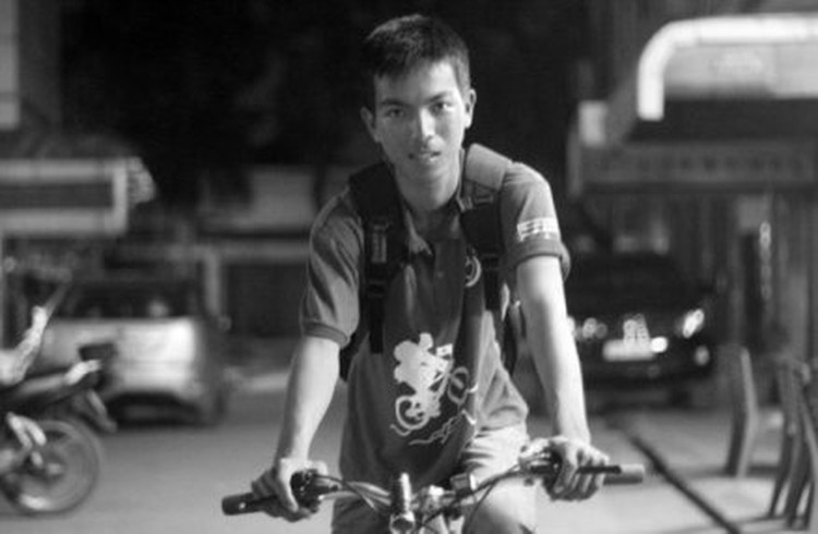Youth cherishes dream of donating 180,000 notebooks to poor kids in Vietnam