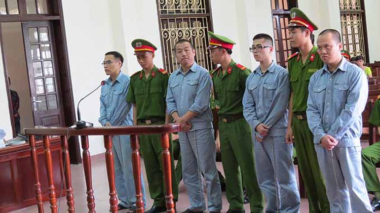 Vietnam imprisons 4 Chinese for stealing $186,000 in credit card scam