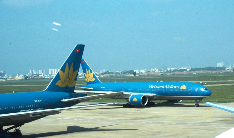 2 local institutions register for 98.6% airline shares in tomorrow IPO