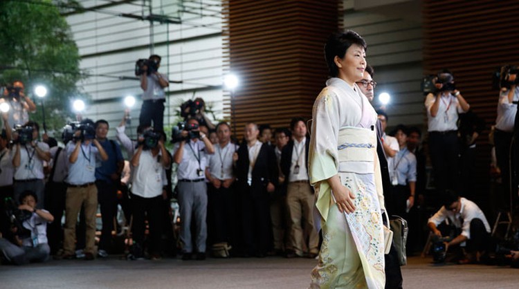 Japan PM Abe appoints China-friendly lawmakers to key posts