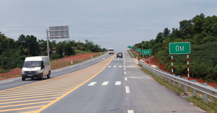 Vietnam’s longest expressway opens, cutting Hanoi-Lao Cai travel time in half