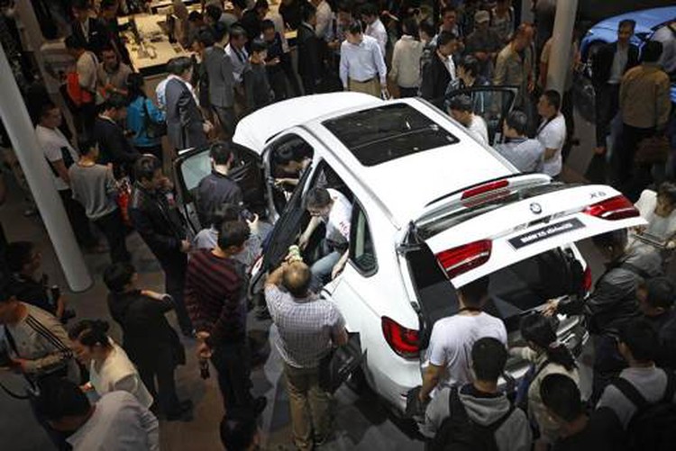 Vietnam spends $1.14bn on foreign cars in 10 months: customs