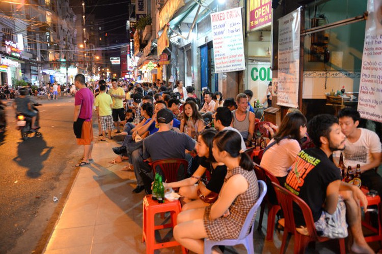 Vietnam official says rule on beer temperatures is for drinkers’ sake
