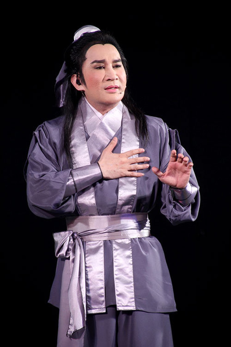 Noted ‘cai luong’ artist to spend $42k bringing history onstage