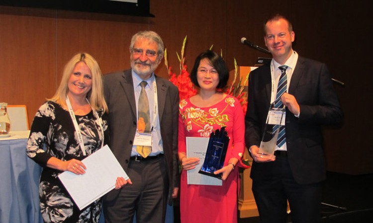 Vietnam forecaster wins European prize for broadcast on Haiyan