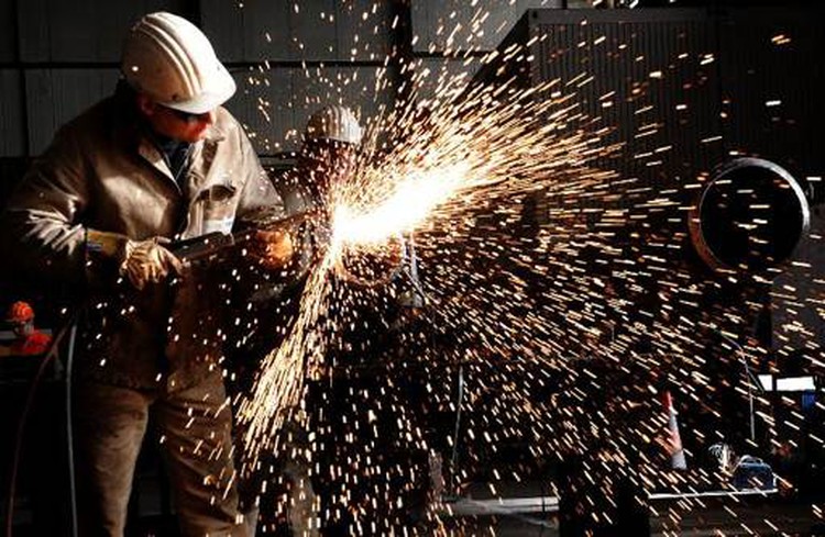 World economy menaced by too much financial risk: IMF