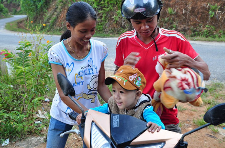 Young nurse who defies superstition to rescue newborn from live burial