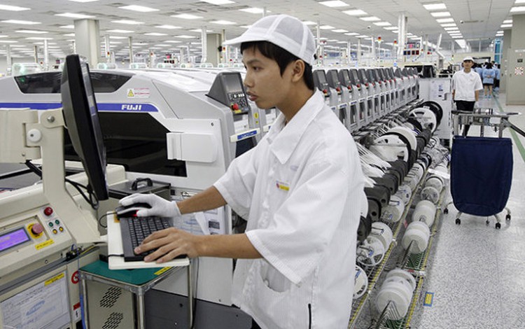 Samsung ramps up Vietnam operations to sharpen competitiveness of smartphones