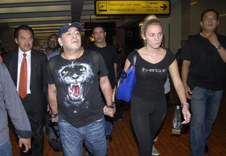 Maradona accuses girlfriend of theft after video leaked
