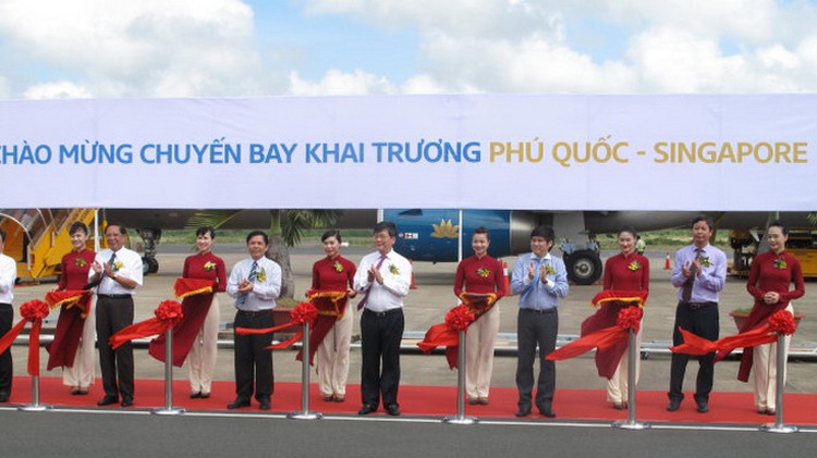 Vietnam Airlines opens maiden direct Phu Quoc-Singapore flight