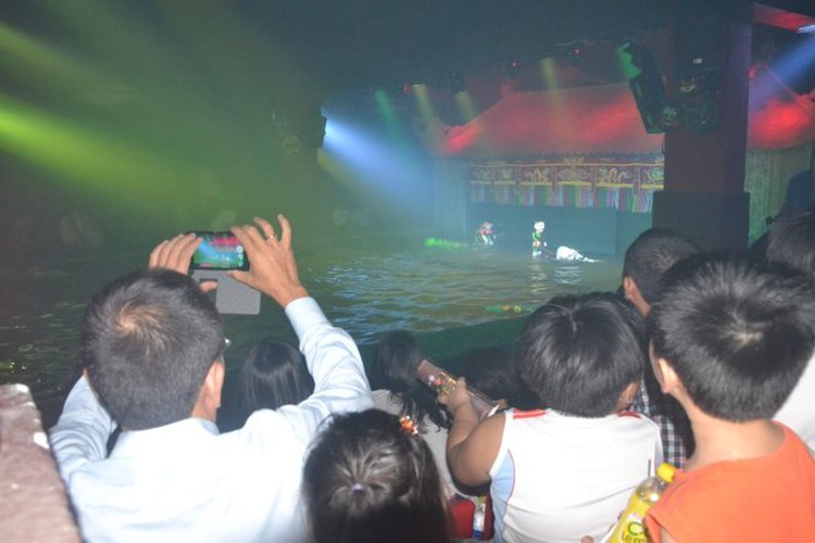 Vietnam opens $330,000 water puppetry theater