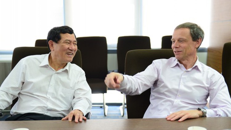 Vietnam and Sweden’s first astronauts say dreams must go with effort