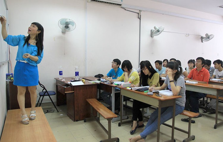Vietnam transgender teacher dreams of husband, kid