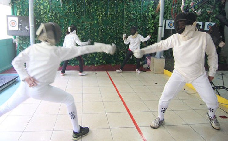 Ho Chi Minh City residents turn to fencing to build stamina, reduce stress