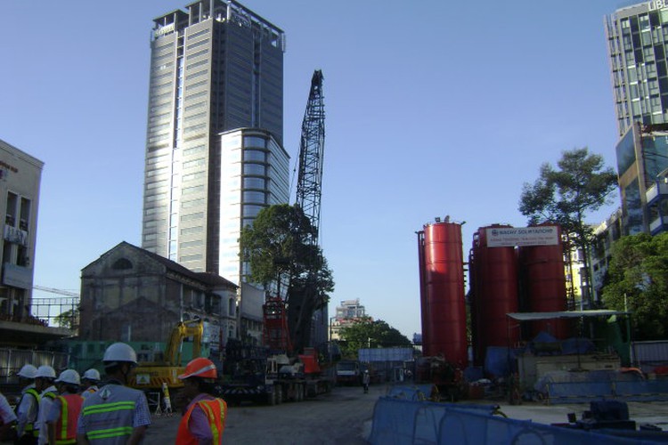 Vietnam metropolis begins building 4-floor underground section of 1st metro line station