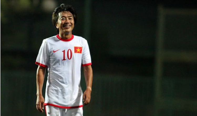 Coach Toshiya Miura, Vietnam Football Federation discuss 2015-2016 plans