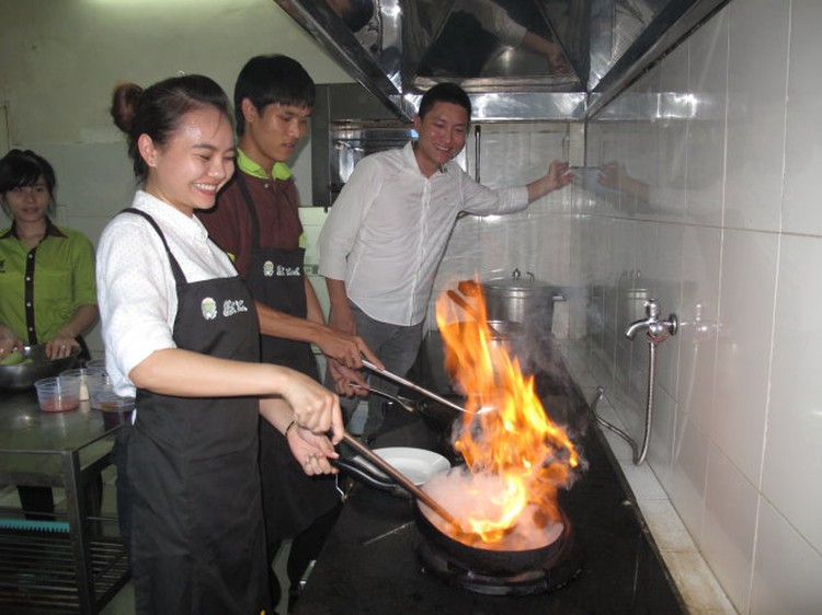 Singapore alumni defy failure to get frog restaurants off ground in Vietnam