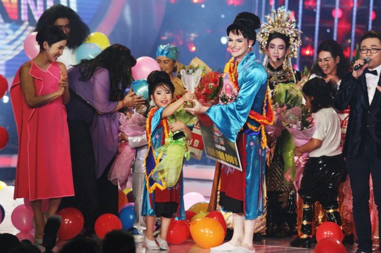 Half-Korean girl, US teacher named winner of Your Face Sounds Familiar Kids