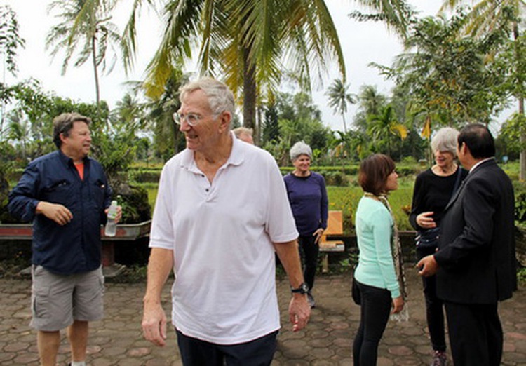 US journalist visits My Lai Massacre site 45 years after reporting on it