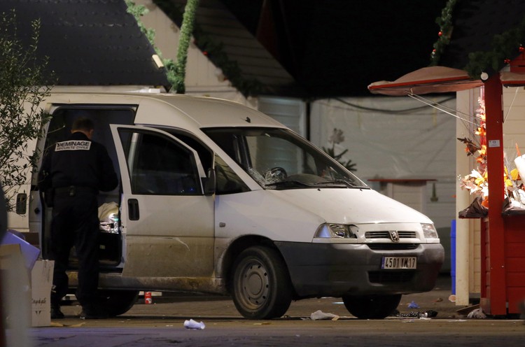 Man rams van into Christmas market in France