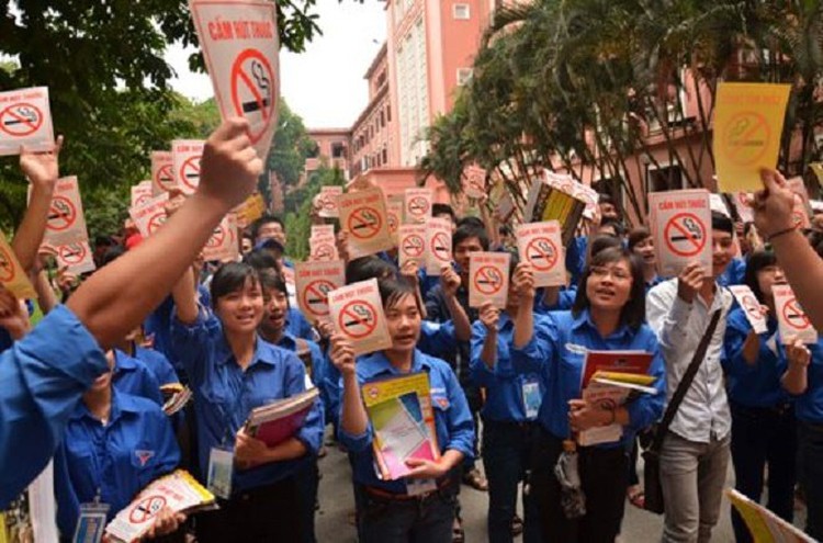 Vietnam ups ante in bids to clear tourist cities of cigarette smoke