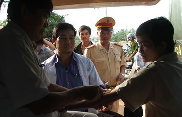 In Vietnam, drunk drivers use any excuse to avoid breath alcohol tests