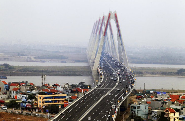 Nhat Tan Bridge, Noi Bai airport’s new terminal debut in Hanoi