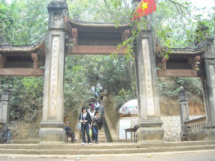 Vietnam adds 14 sites to special national relic list