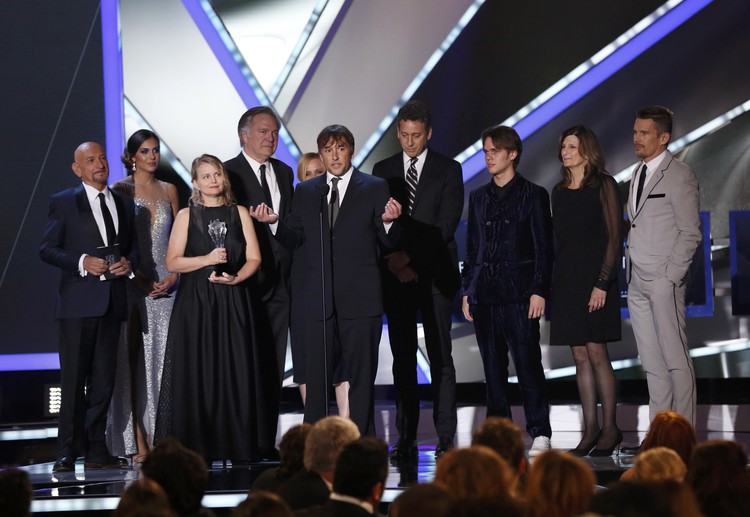 "Boyhood," Michael Keaton, Julianne Moore win top Critics Choice awards