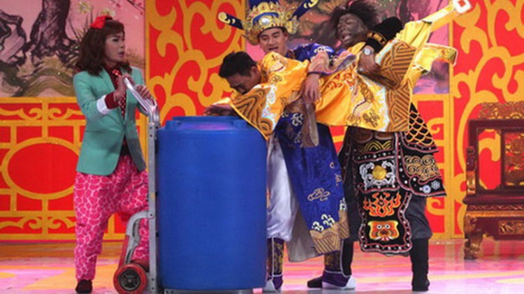 Vietnam newspapers, television stations release special editions, shows to celebrate Tet