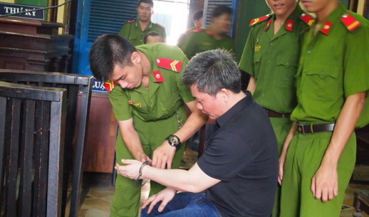 Death penalty scrapped for Vietnamese American who hid drugs in underwear