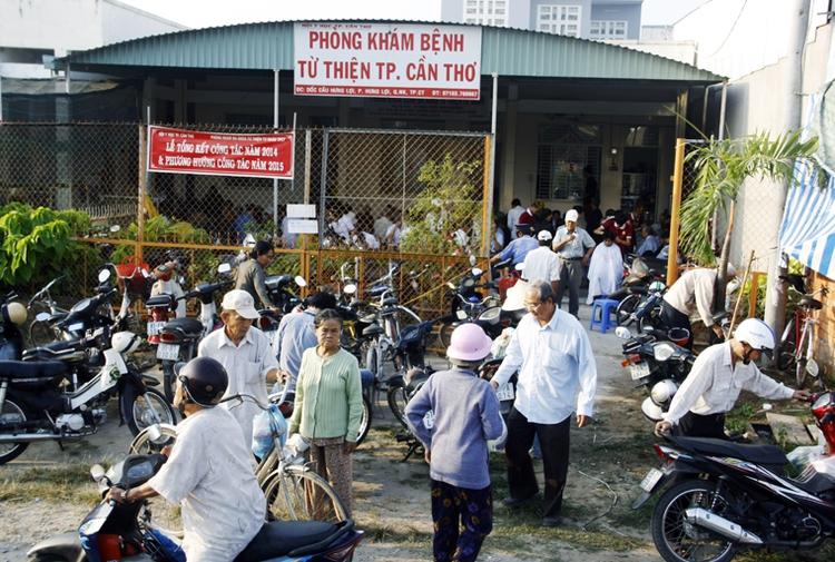 Free, low-charging clinics provide poor Vietnamese with good care, treatment