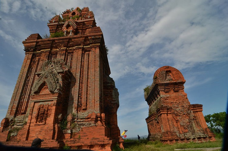 British book advises people to see Vietnam’s millennium-old Cham towers before death