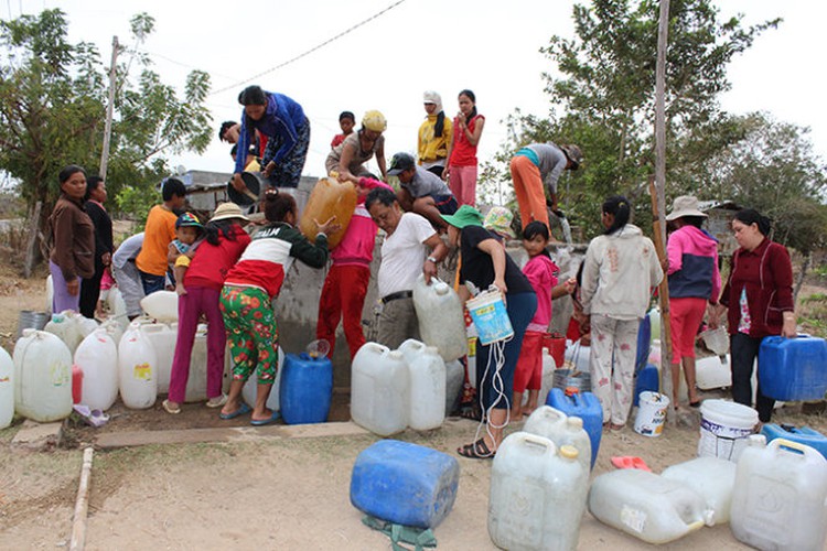 Vietnam provinces suffer from severe drought (pics)