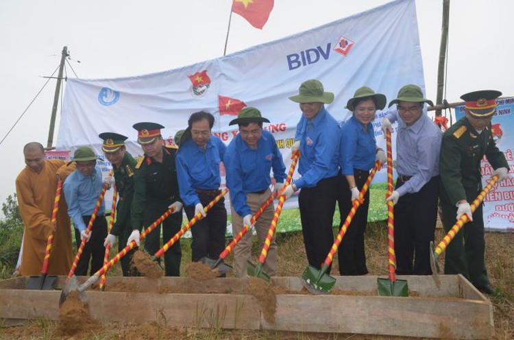 Sovereignty flagpole to be erected in northern Vietnam