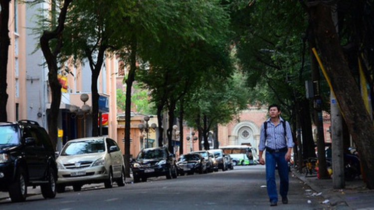 A book street for Ho Chi Minh City, why not?
