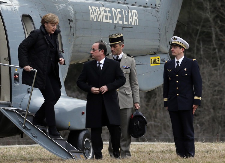 Cockpit voice tape studied in Airbus crash; NYT says pilot locked out