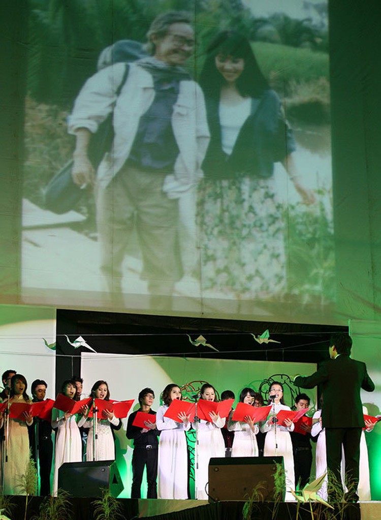 Vietnam holds concerts in tribute to salient composer Trinh Cong Son