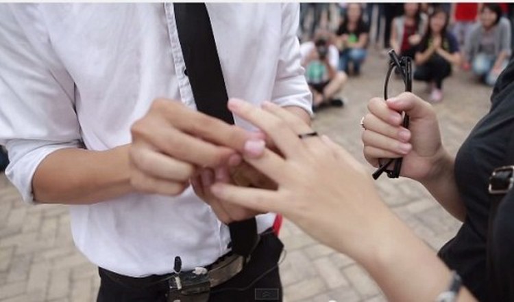 Young Vietnamese men now say ‘Will you marry me?’ in dramatic, romantic ways