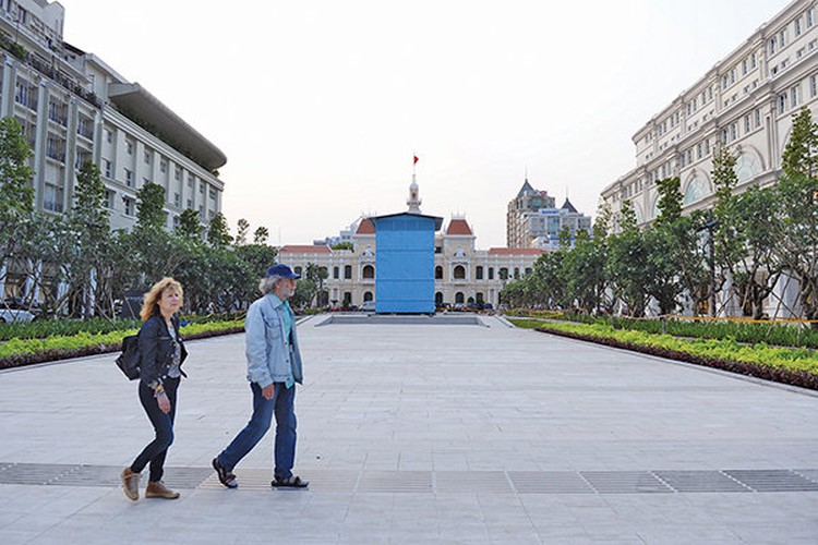 Stroll around Saigon to see it’s not really boring as criticized