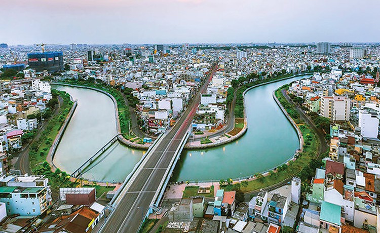 Ho Chi Minh City’s ‘revived’ canal in untold stories of insiders