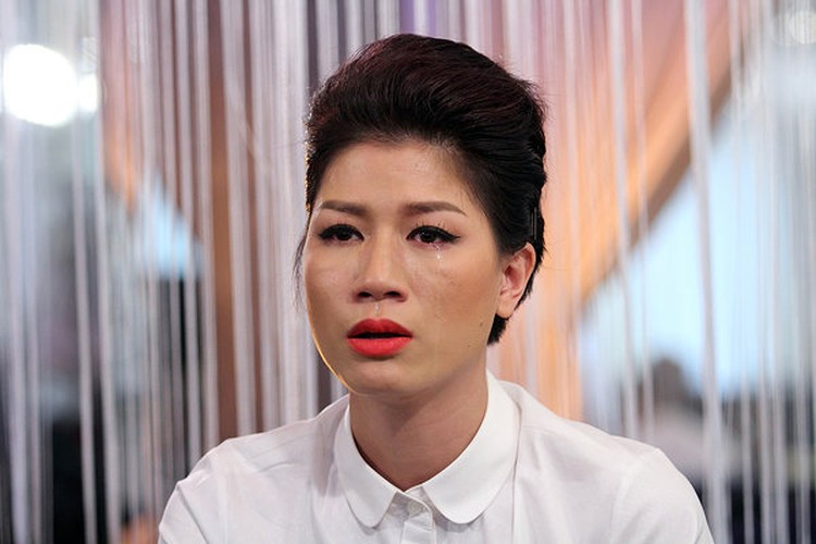 Vietnam model indicted for attacking police